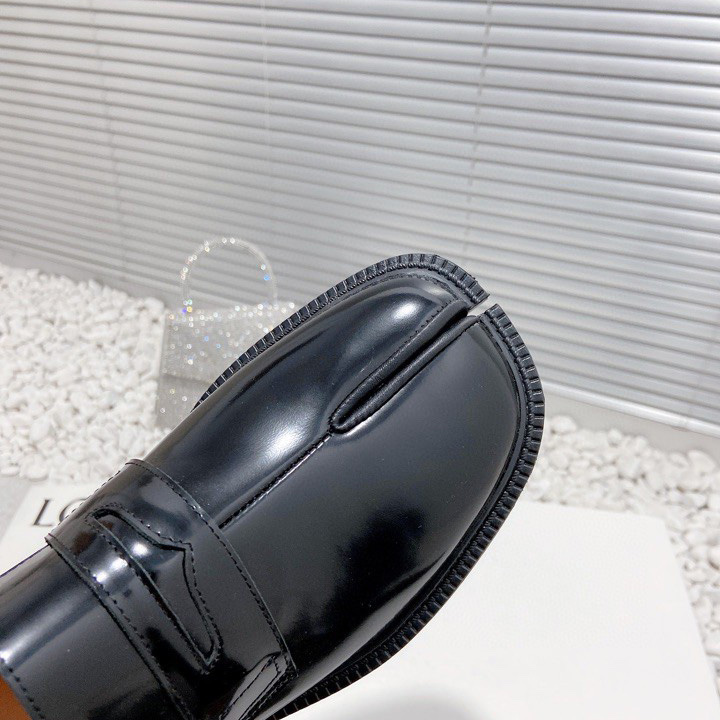 Maison Margiela Tabi Leather Loafers - PerfectKickZ