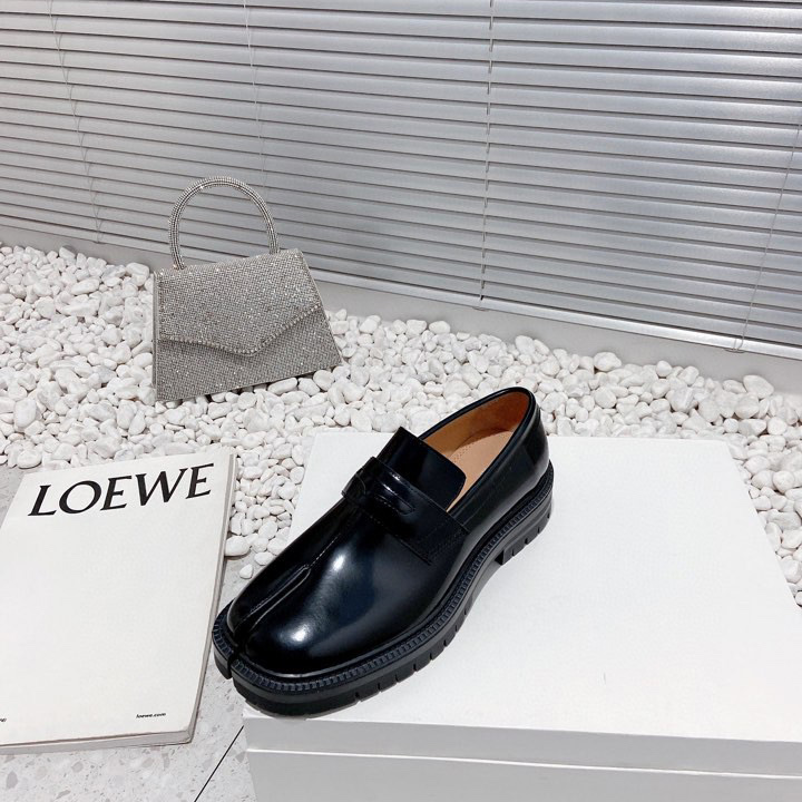 Maison Margiela Tabi Leather Loafers - PerfectKickZ