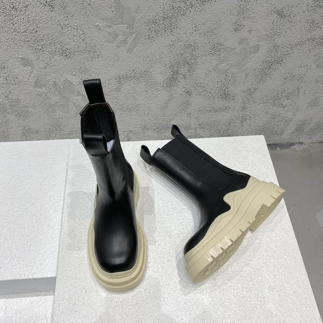 Bottega Veneta Tire Chelsea Boot - PerfectKickZ