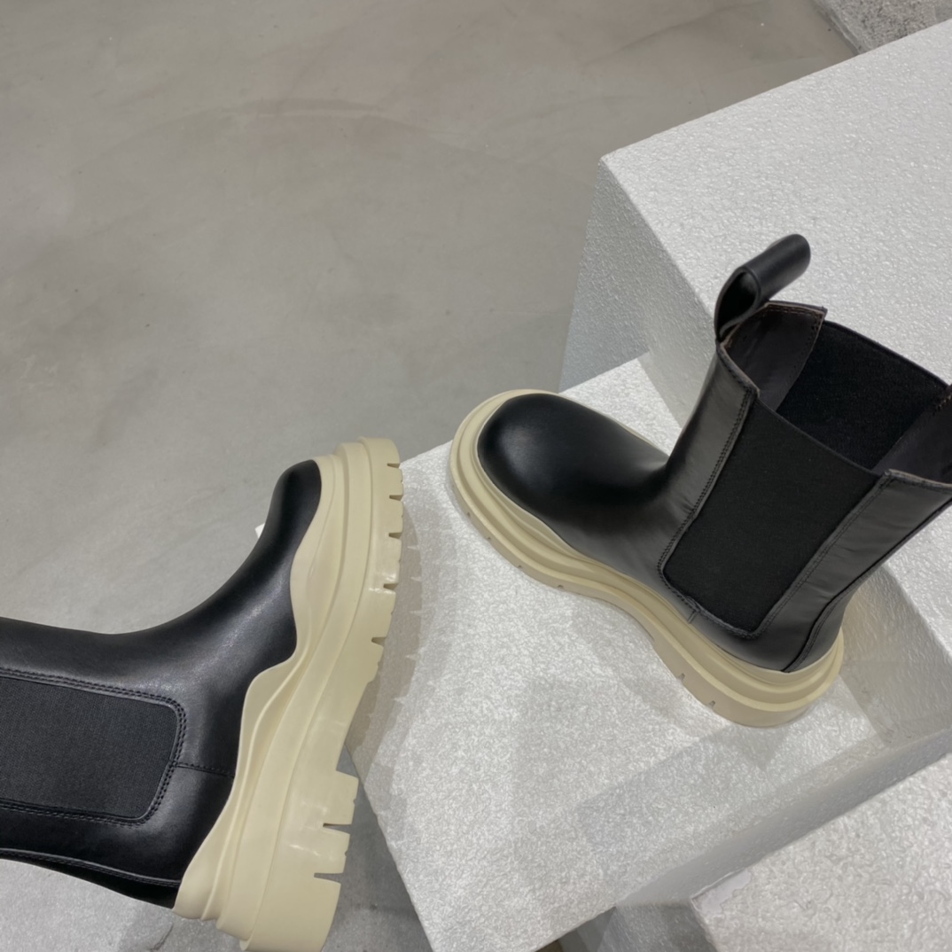 Bottega Veneta Tire Chelsea Boot - PerfectKickZ