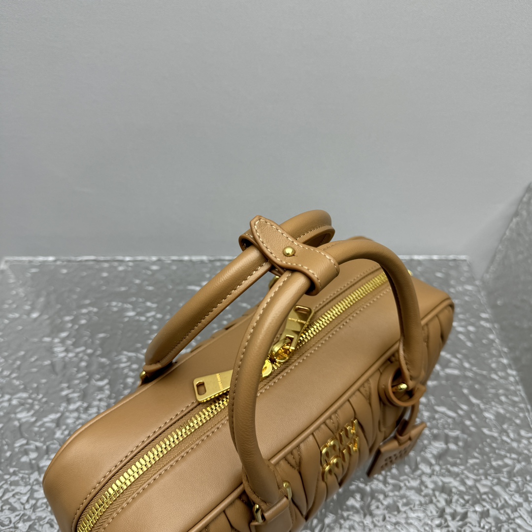 Miu Miu Arcadie Matelassé Nappa Leather Bag   27-12-9cm - 