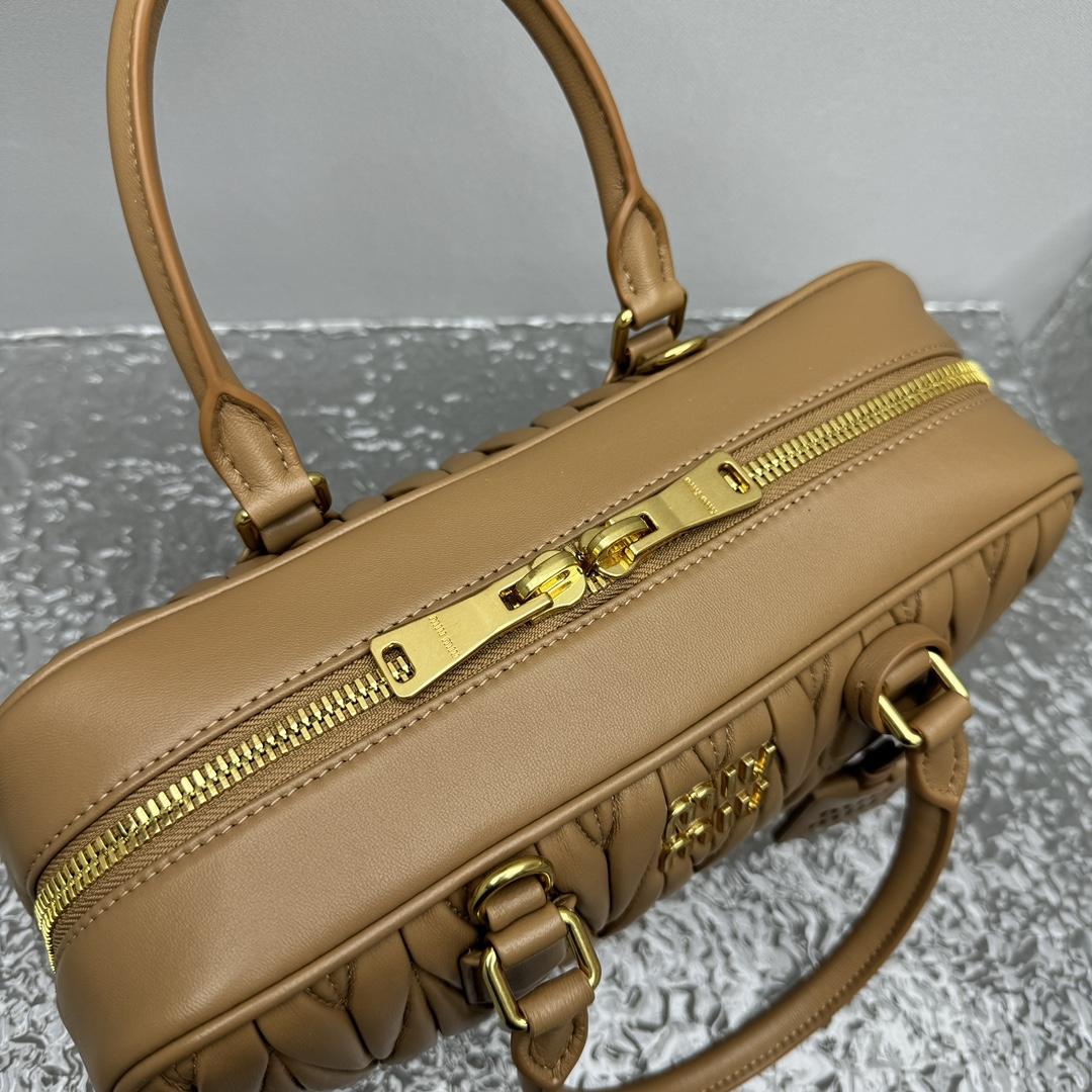 Miu Miu Arcadie Matelassé Nappa Leather Bag   27-12-9cm - 