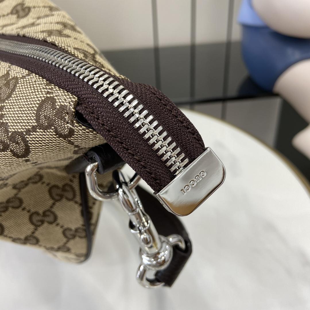 Gucci B Medium Shoulder Bag - 