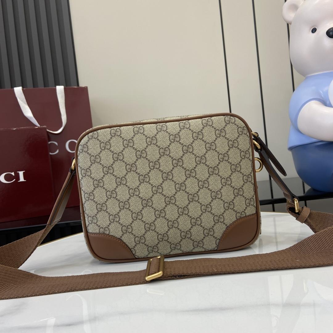 Gucci GG Emblem Medium Crossbody Bag - PerfectKickZ