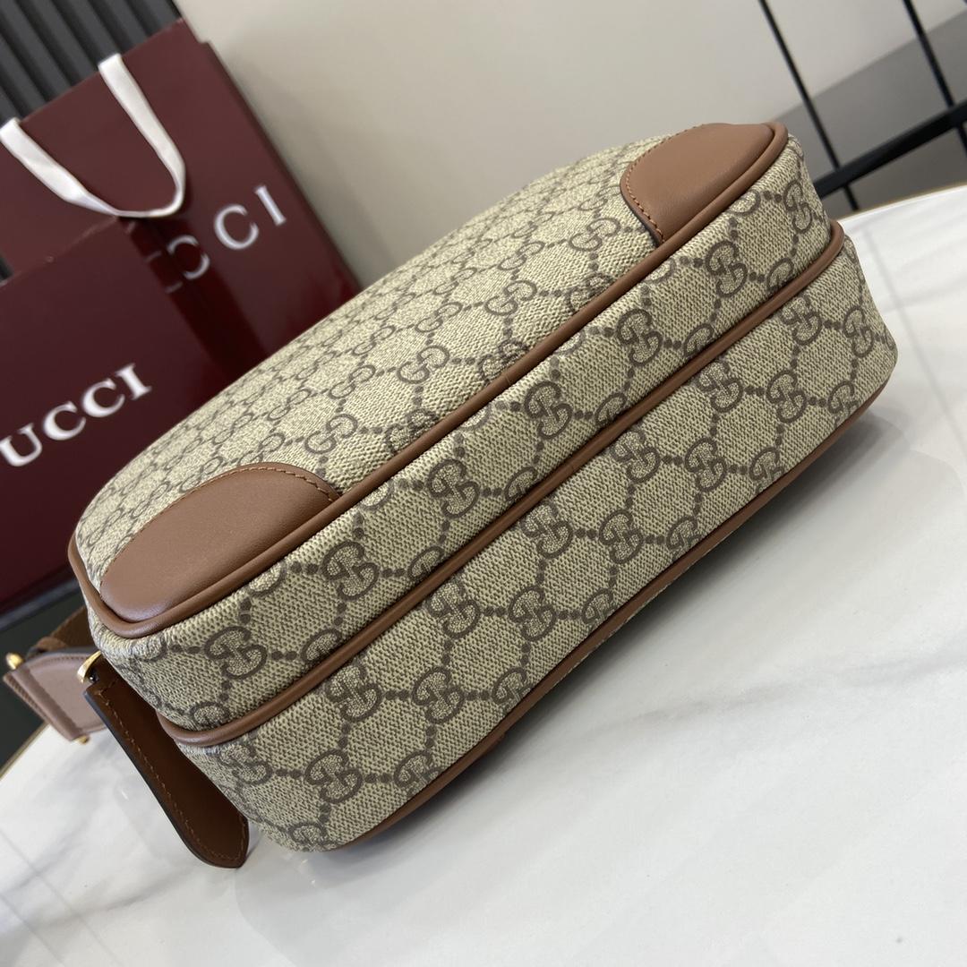 Gucci GG Emblem Medium Crossbody Bag - PerfectKickZ