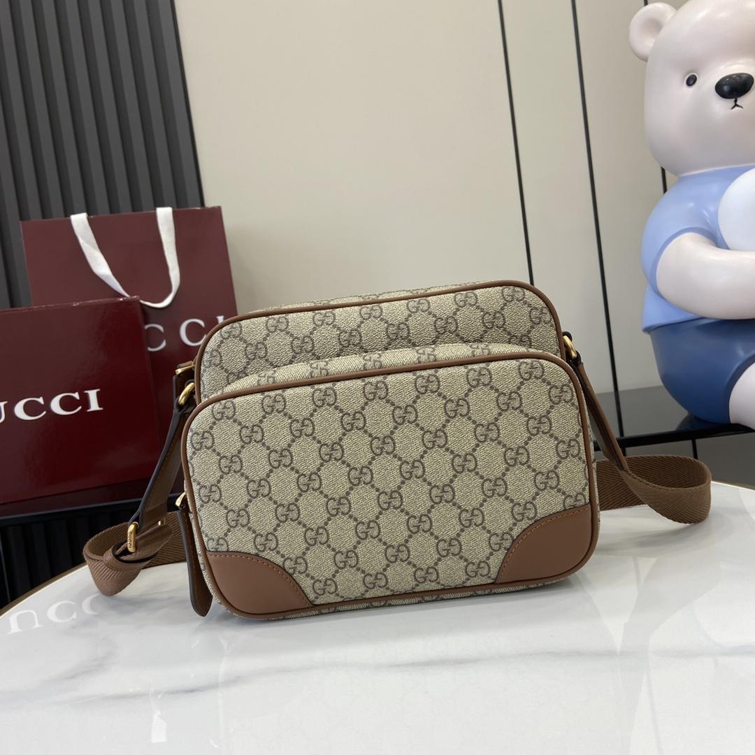 Gucci GG Emblem Medium Crossbody Bag - PerfectKickZ