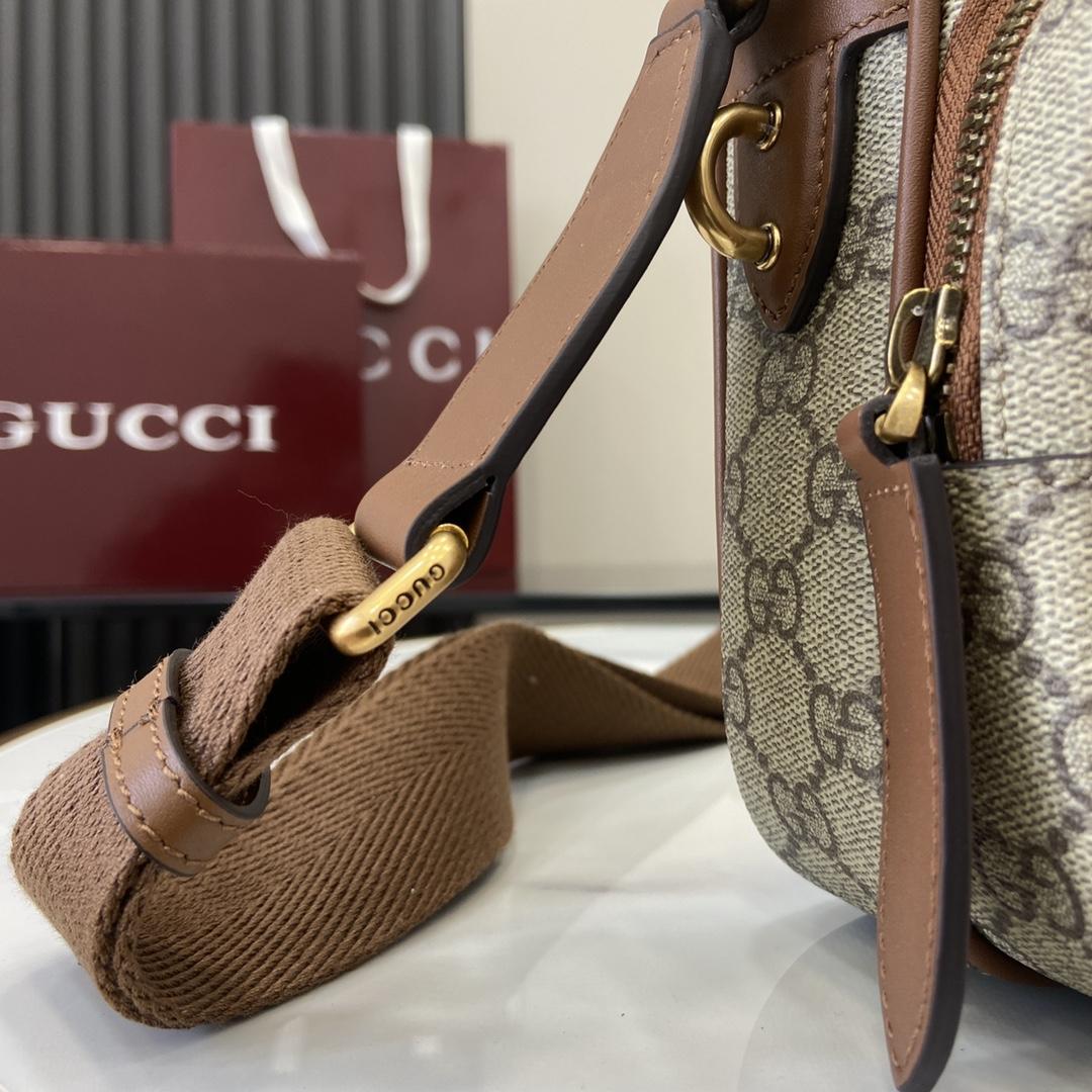 Gucci GG Emblem Medium Crossbody Bag - PerfectKickZ