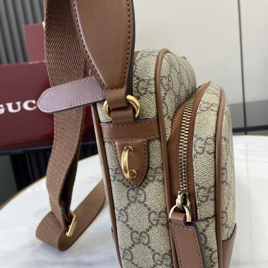 Gucci GG Emblem Medium Crossbody Bag - PerfectKickZ