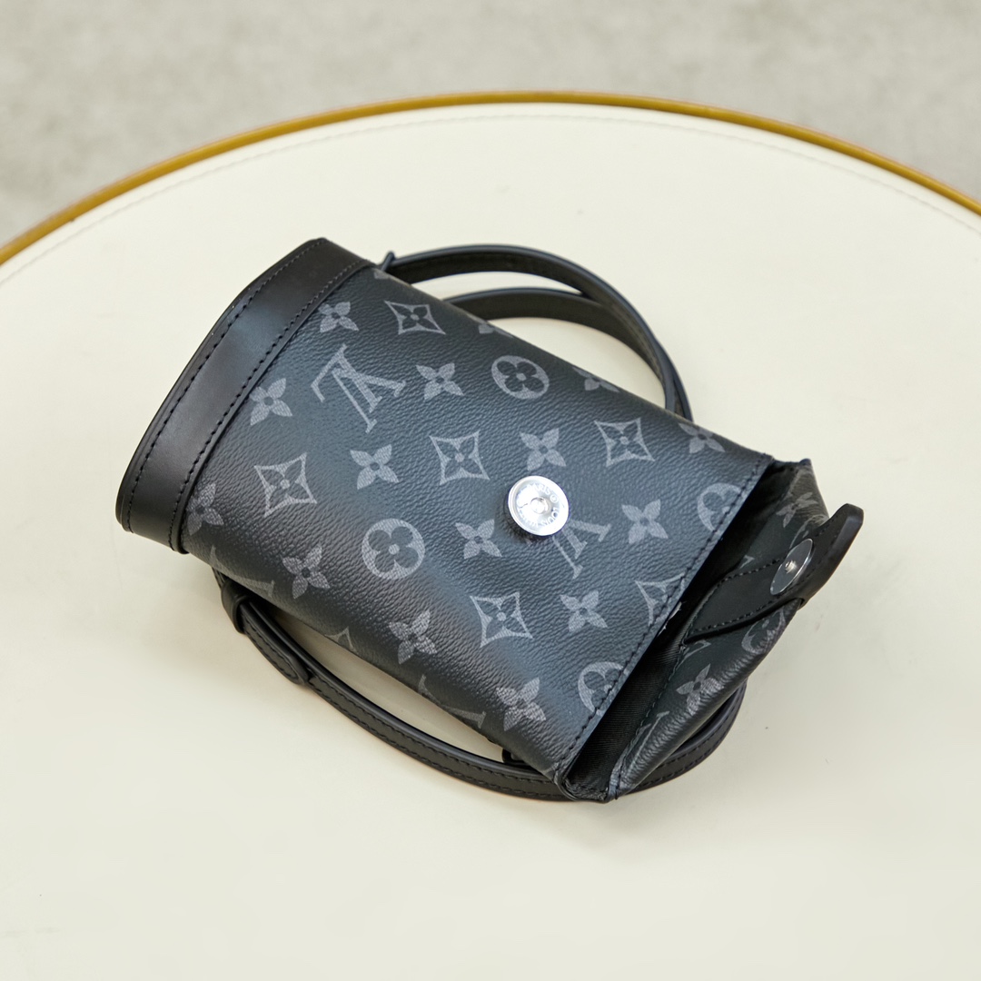 Louis Vuitton Envelope Pouch  M11613 - PerfectKickZ