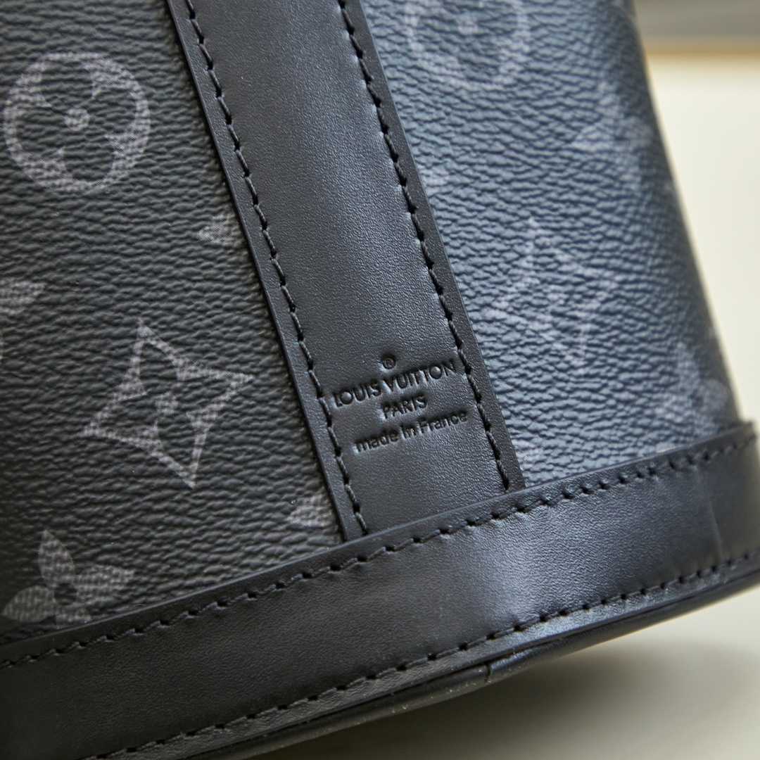 Louis Vuitton Envelope Pouch  M11613 - PerfectKickZ