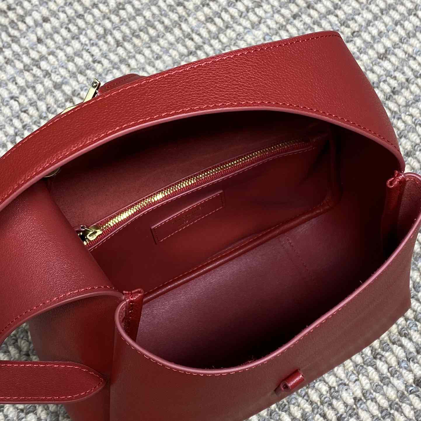 Saint Laurent LE 5 À 7 Supple Small In Grained Leather - PerfectKickZ