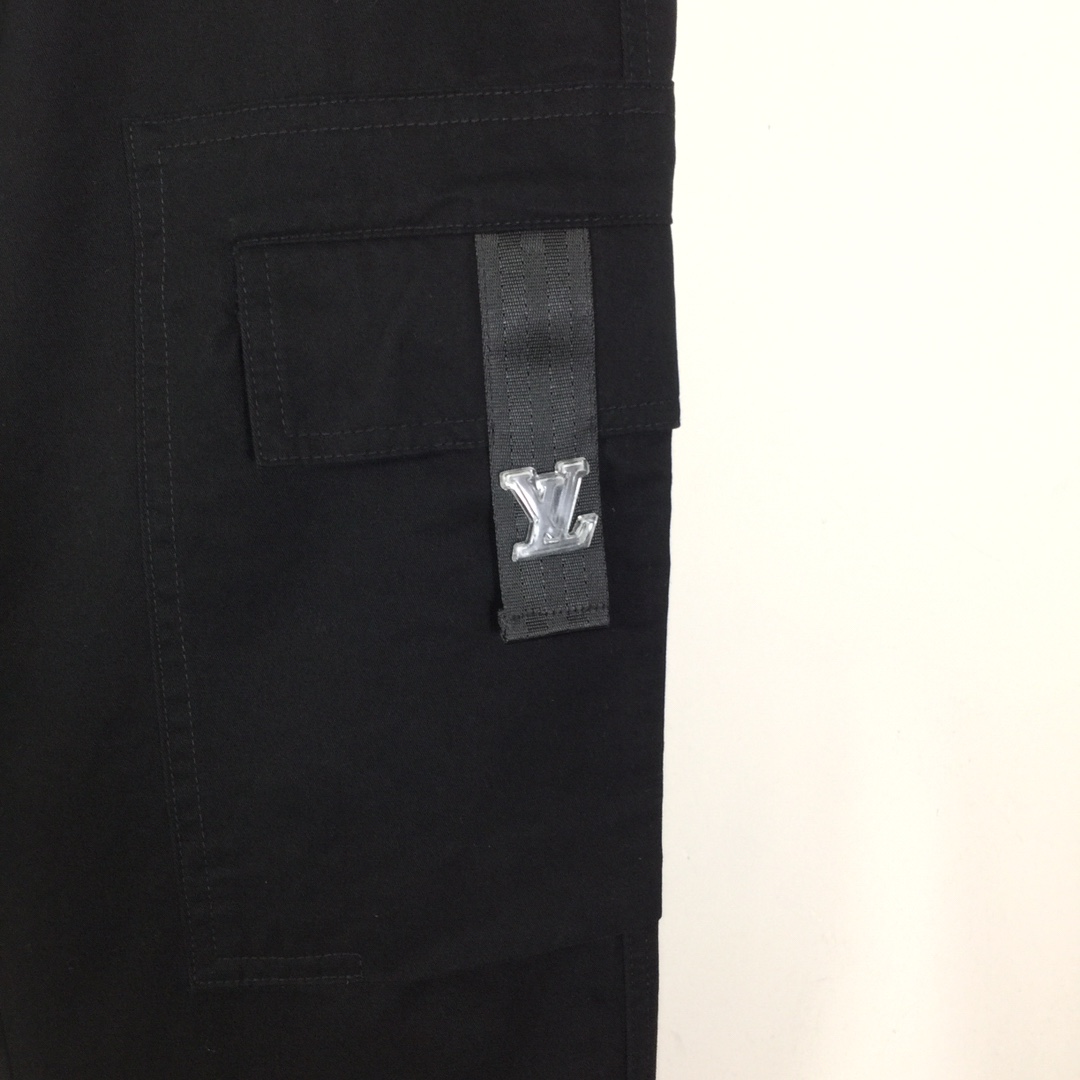 Louis Vuitton Signature Cotton Cargo Pants  1AFJ90 - PerfectKickZ