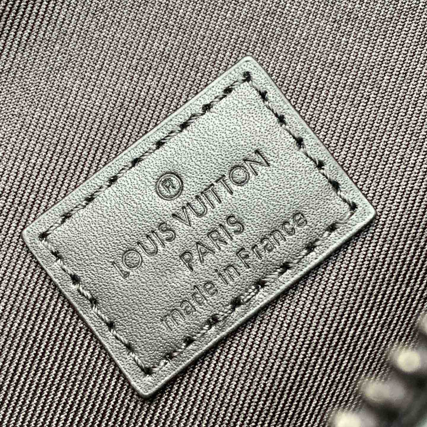 Louis Vuitton Pilot Wearable Wallet   M83563 - PerfectKickZ