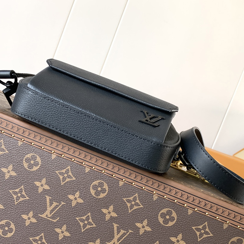 Louis Vuitton Pilot Wearable Wallet   M83563 - PerfectKickZ