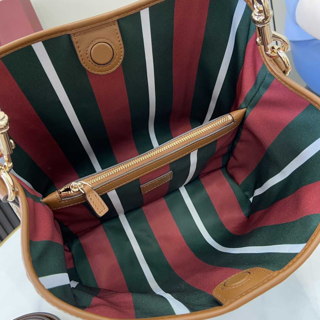 Gucci GG Emblem Small Shoulder Bag - PerfectKickZ
