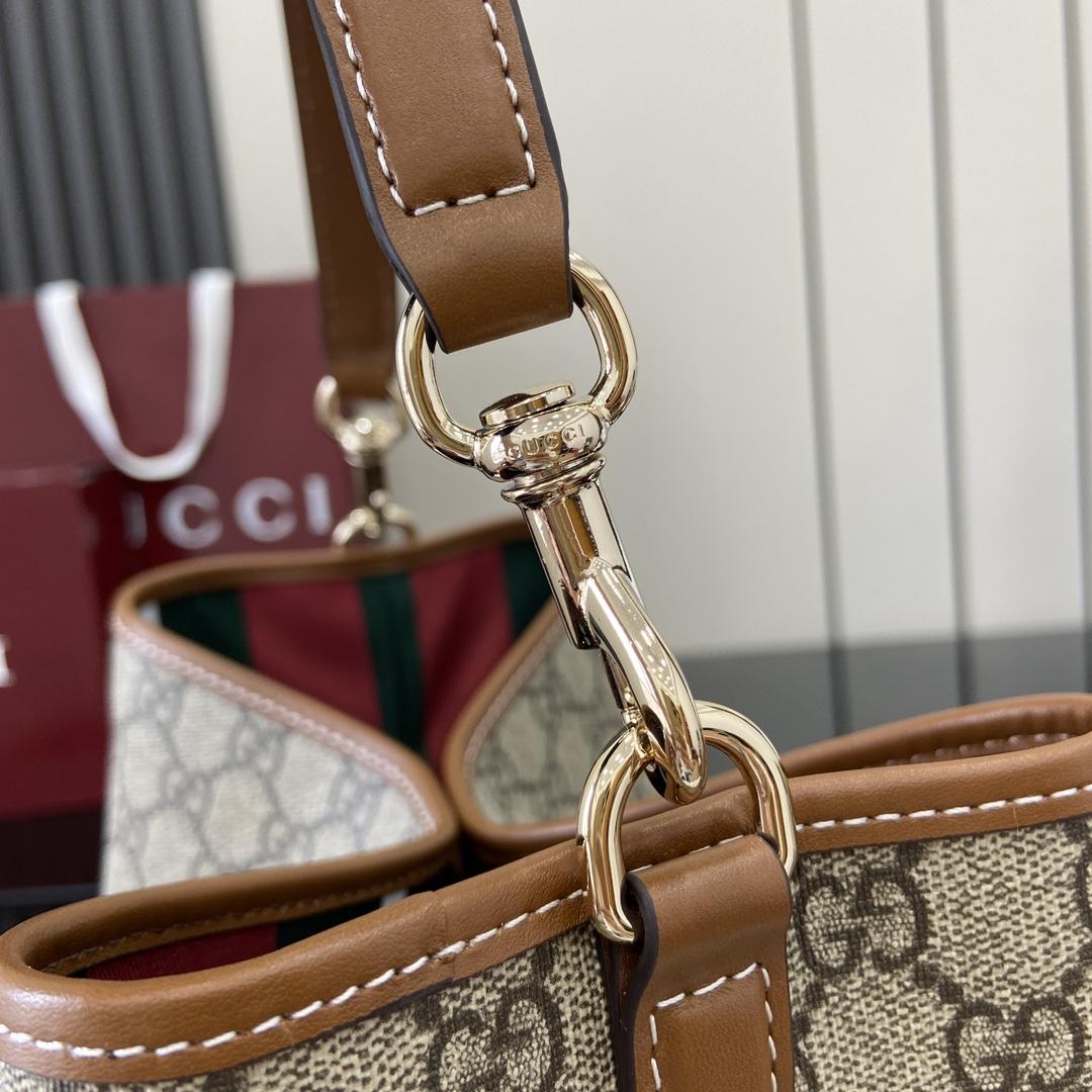 Gucci GG Emblem Small Shoulder Bag - PerfectKickZ