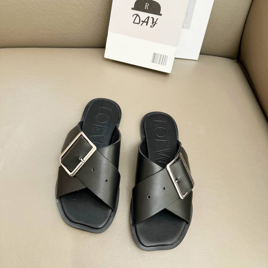 Loewe Petal Belt Flat Sandal In Vegetable-tanned Calfskin - 