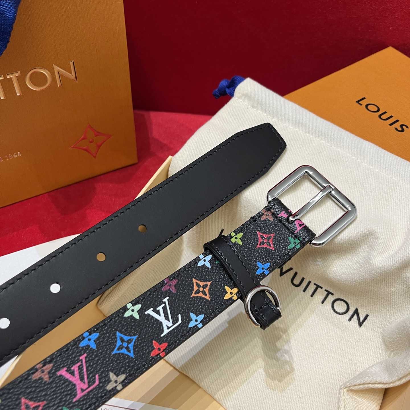 Louis Vuitton LV x TM LV D-Ring 30mm Belt   M8982W - PerfectKickZ