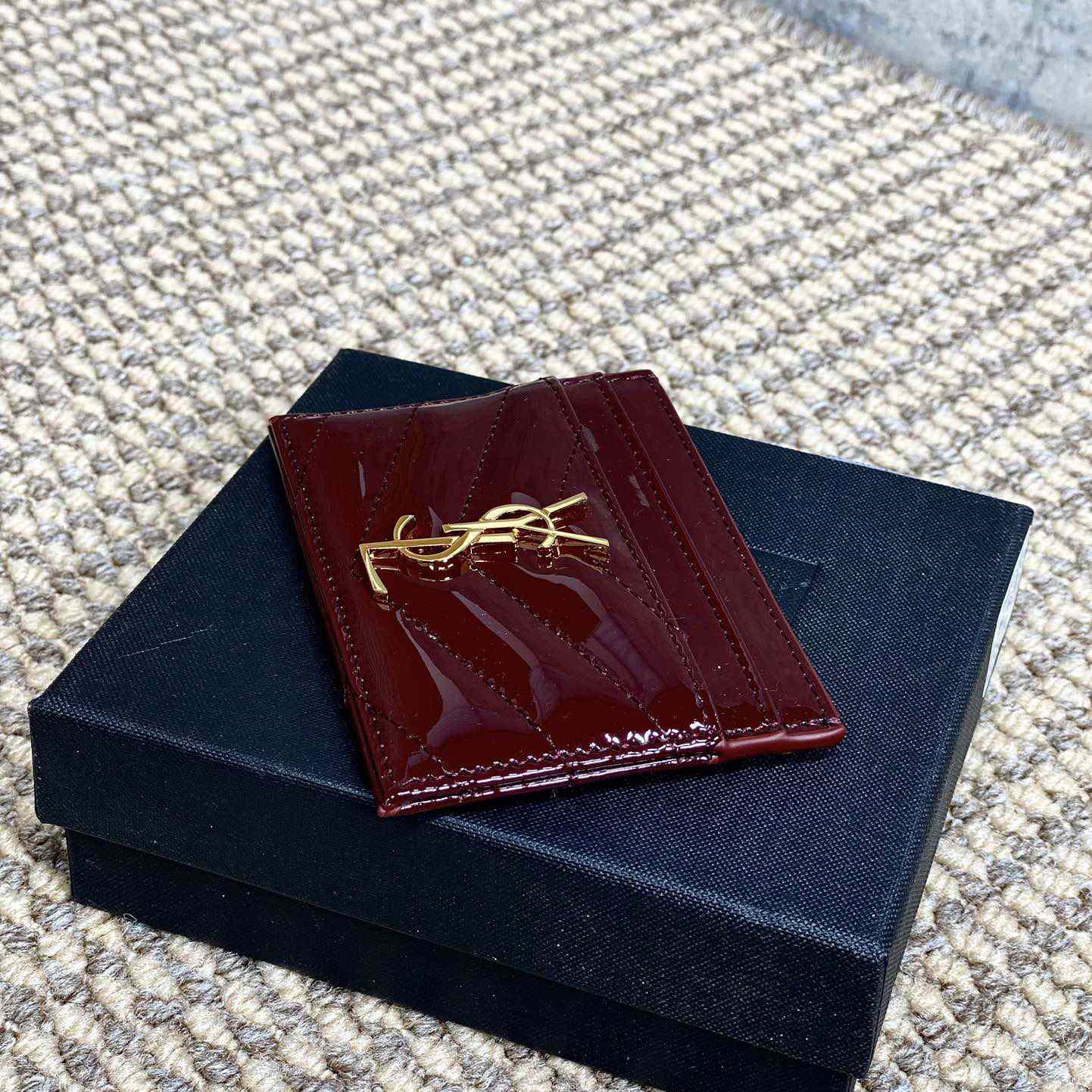 Saint Laurent Cassandre Matelasse Card Case In Patent Leather - 