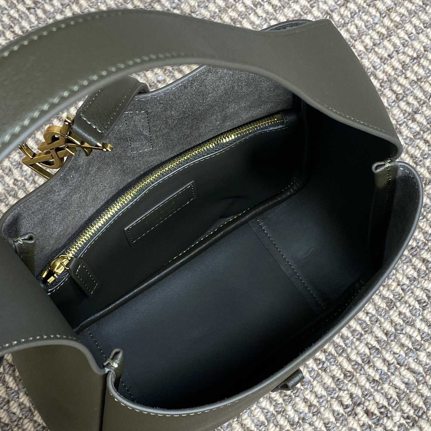 Saint Laurent LE 5 À 7 Supple Small In Grained Leather - PerfectKickZ
