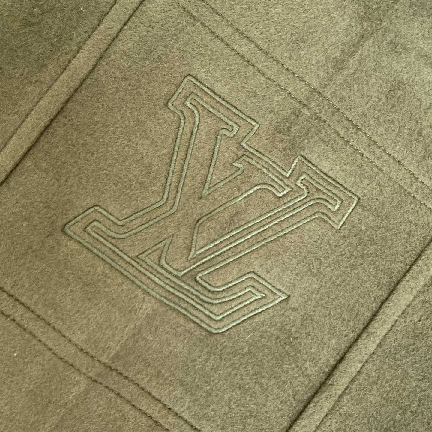 Louis Vuitton Quilted Textured Wool Pants   1AGJPS - PerfectKickZ