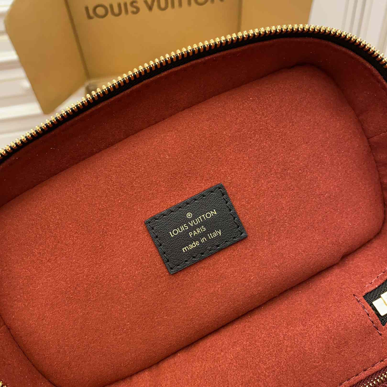 Louis Vuitton Vanity Pouch  M45780   (19x13x11CM) - PerfectKickZ