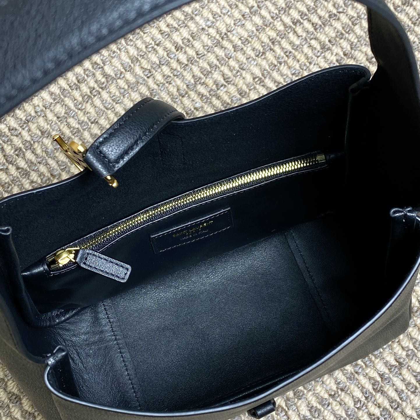 Saint Laurent LE 5 À 7 Supple Small In Grained Leather - PerfectKickZ