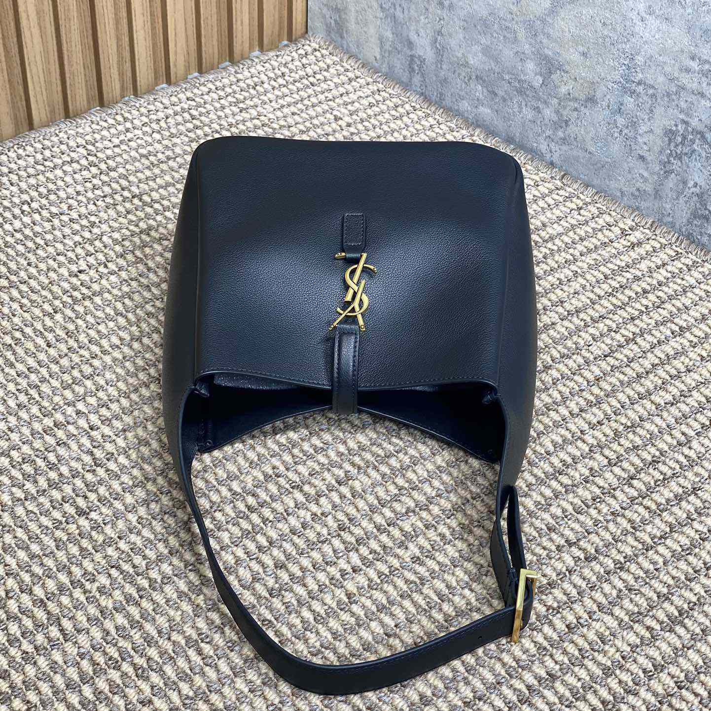 Saint Laurent LE 5 À 7 Supple Small In Grained Leather - PerfectKickZ