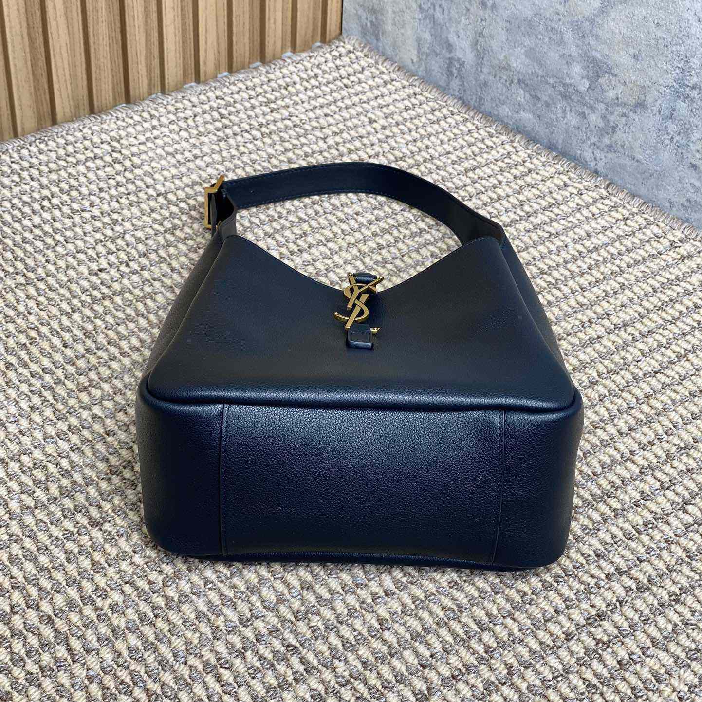 Saint Laurent LE 5 À 7 Supple Small In Grained Leather - PerfectKickZ