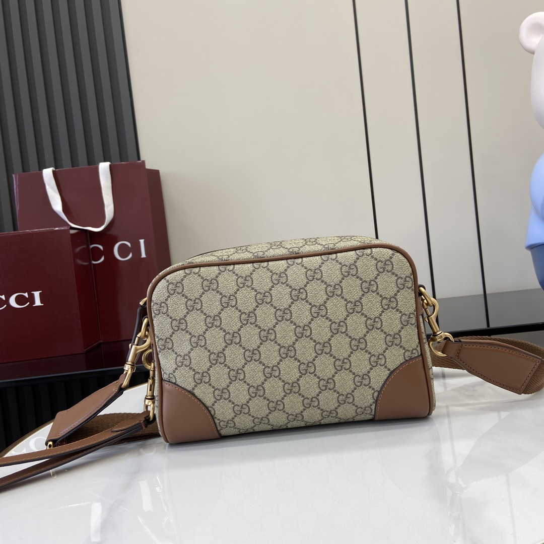 Gucci GG Emblem Small Crossbody Bag - PerfectKickZ