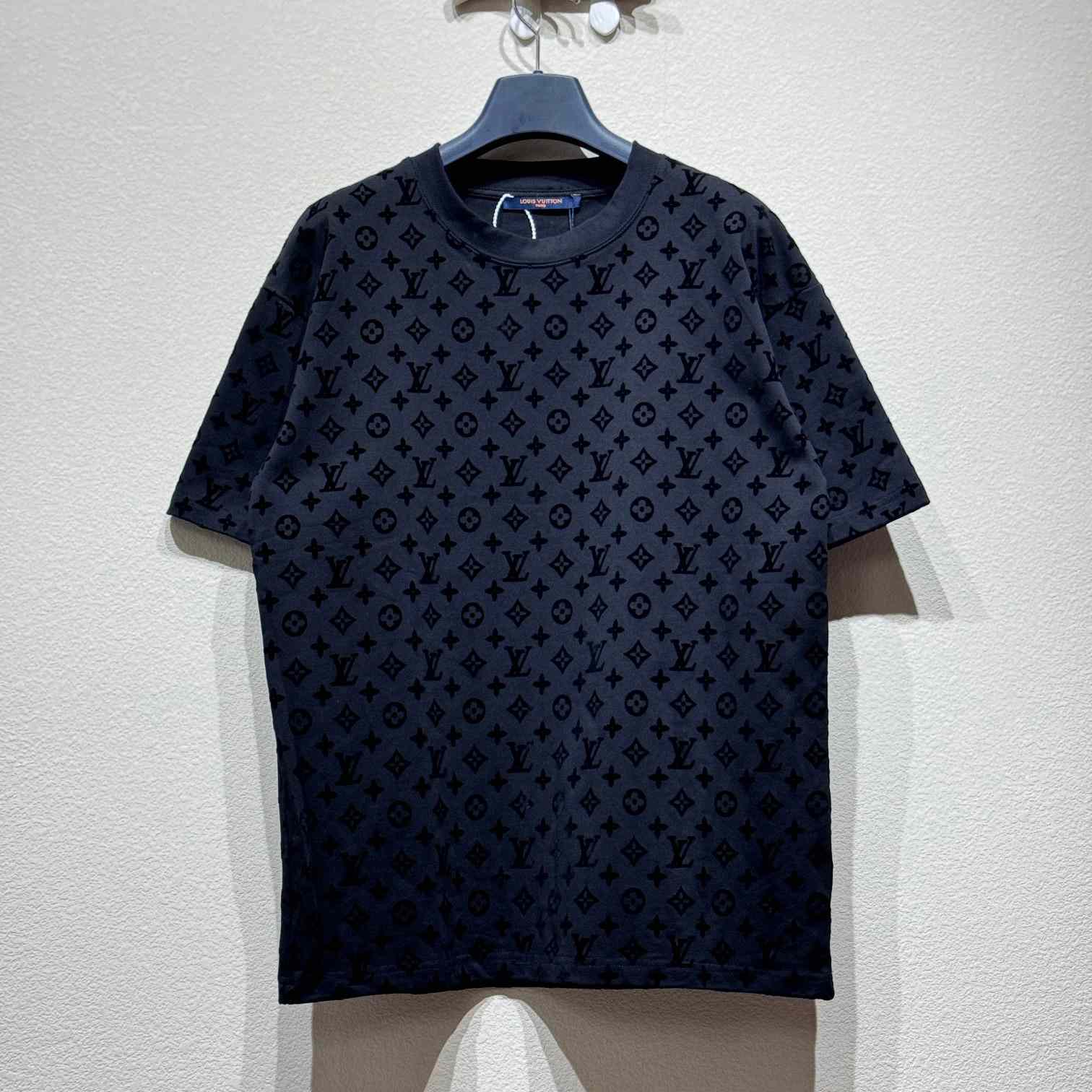 Louis Vuitton Monogram T-Shirt - PerfectKickZ