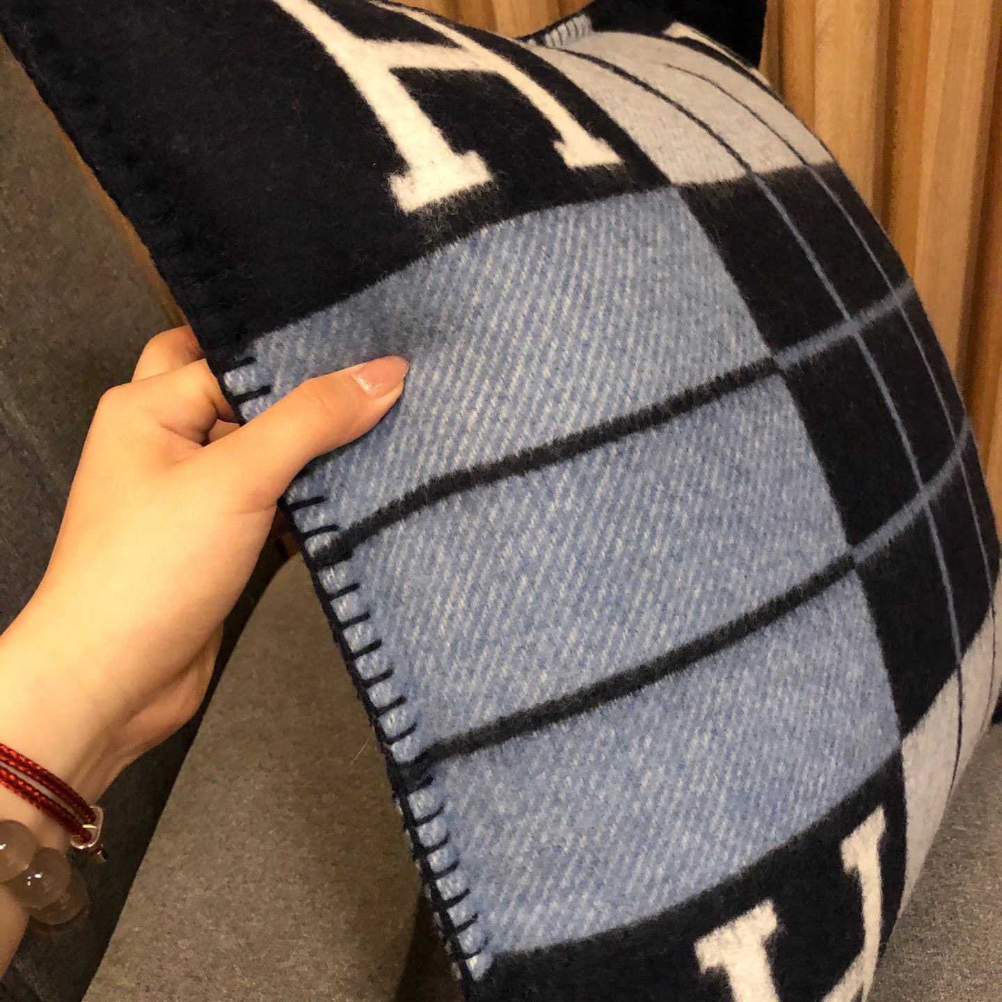 Hermes Avalon III Pillow,Small Model - PerfectKickZ