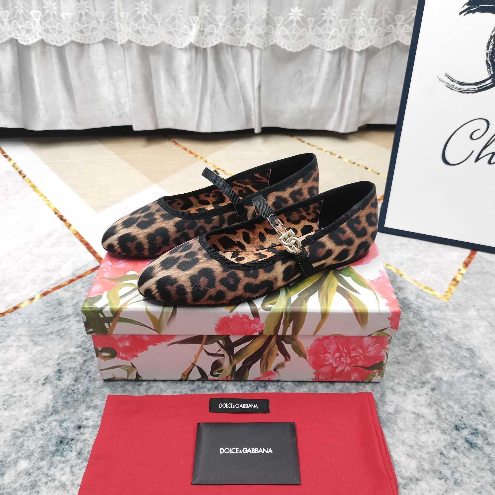 Dolce & Gabbana Printed Velvet Ballet Flats - PerfectKickZ