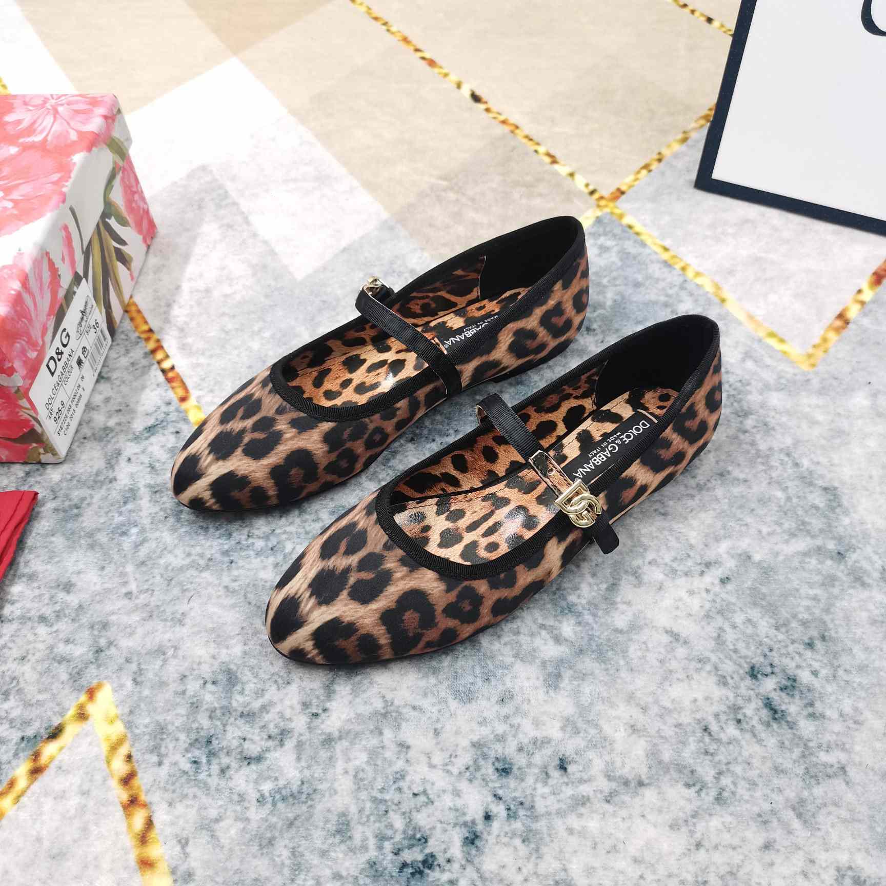 Dolce & Gabbana Printed Velvet Ballet Flats - 