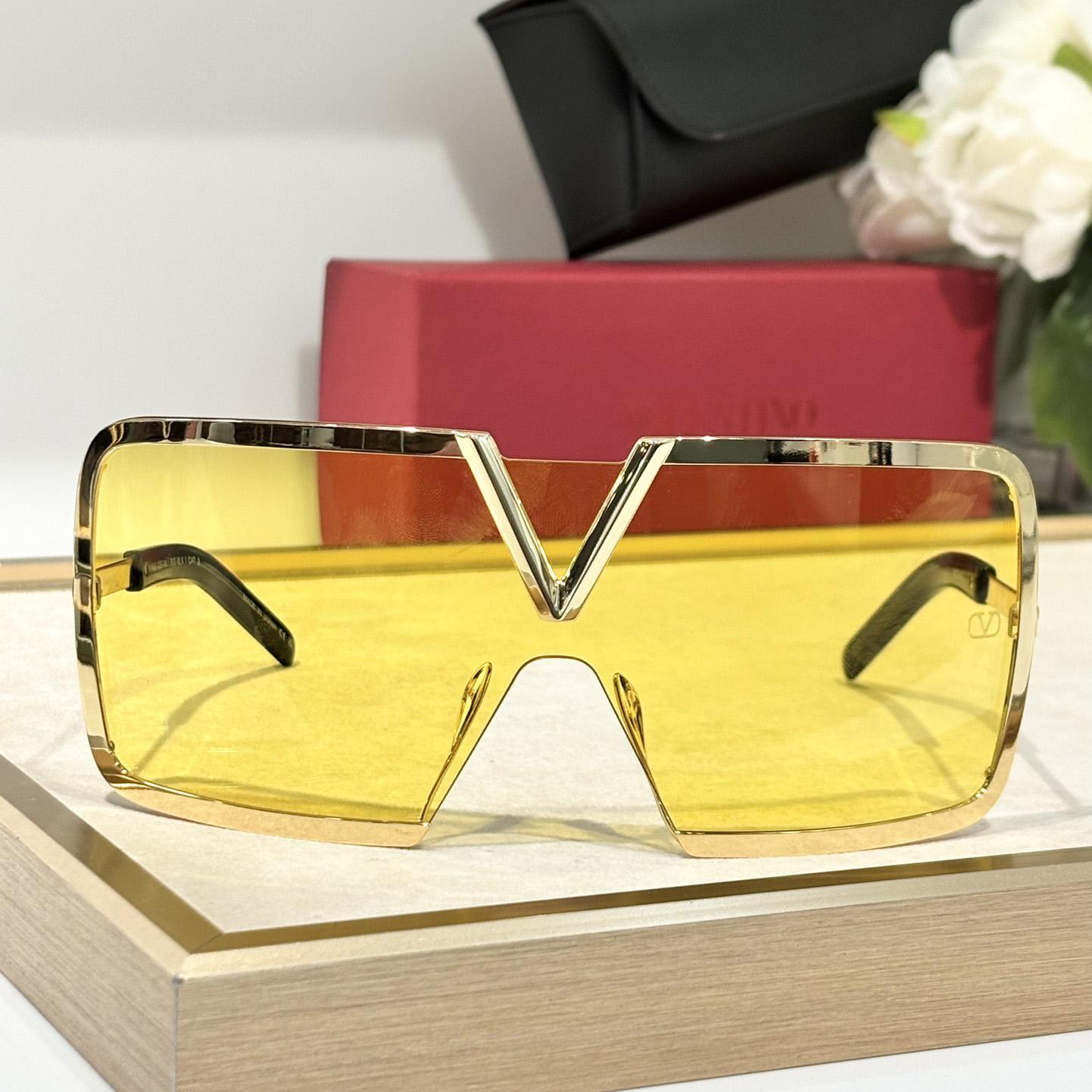 Valent Garavani V-Romask Sunglasses - PerfectKickZ