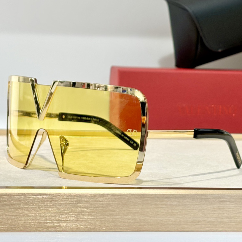 Valent Garavani V-Romask Sunglasses - PerfectKickZ