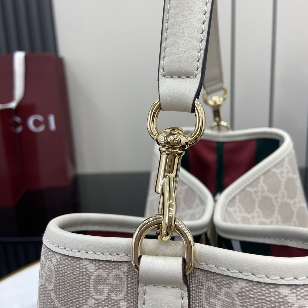 Gucci GG Emblem Small Shoulder Bag - PerfectKickZ