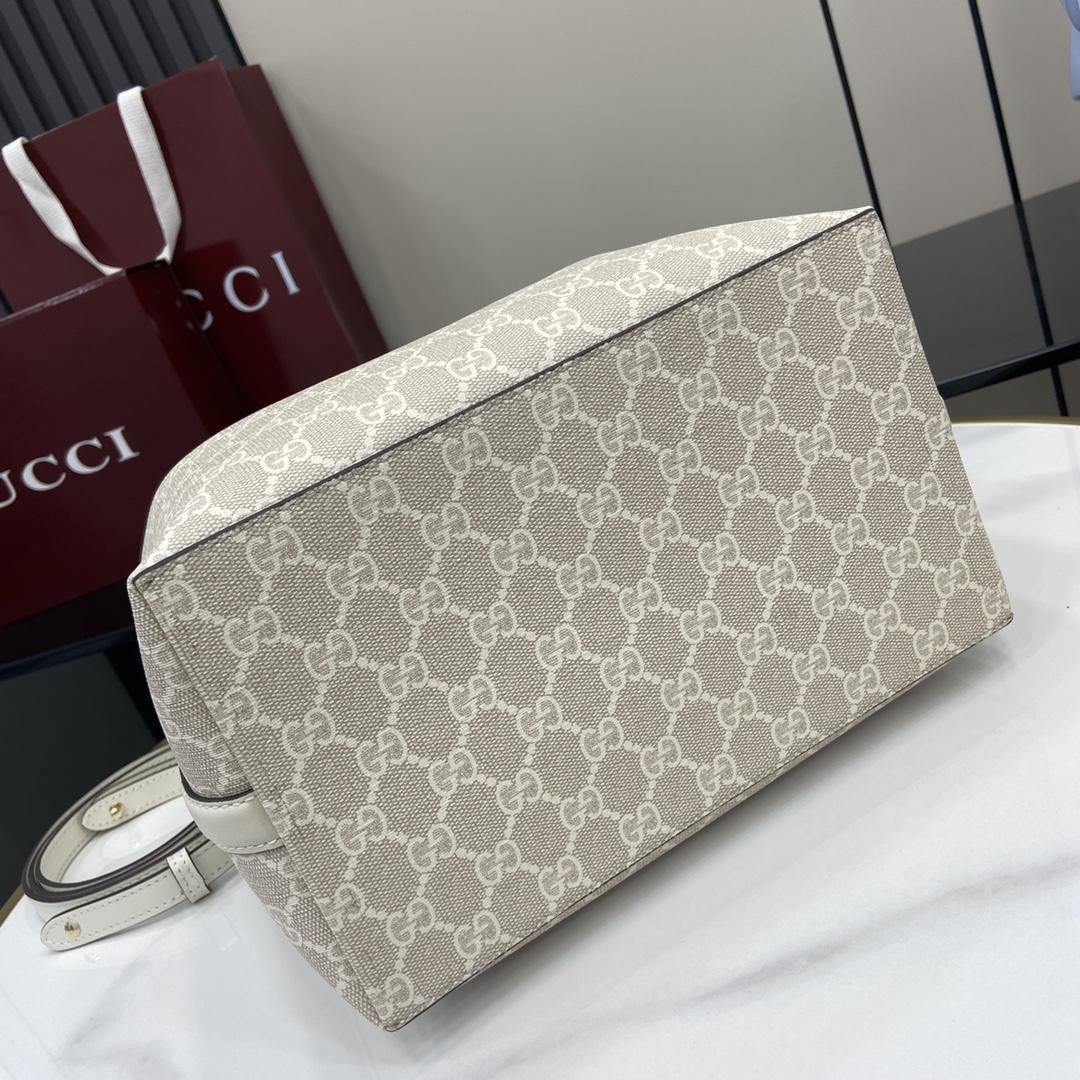 Gucci GG Emblem Small Shoulder Bag - PerfectKickZ
