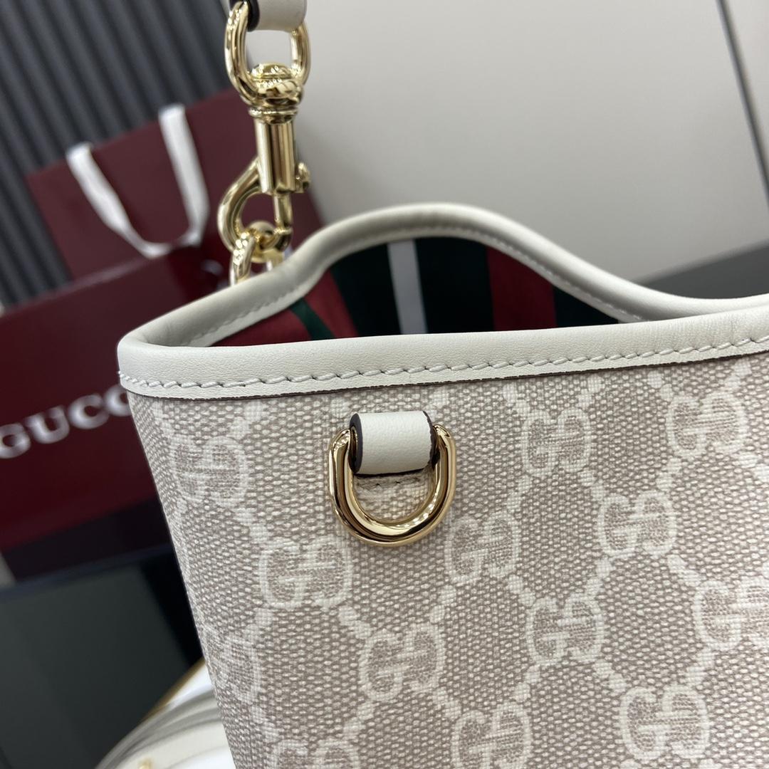 Gucci GG Emblem Small Shoulder Bag - PerfectKickZ