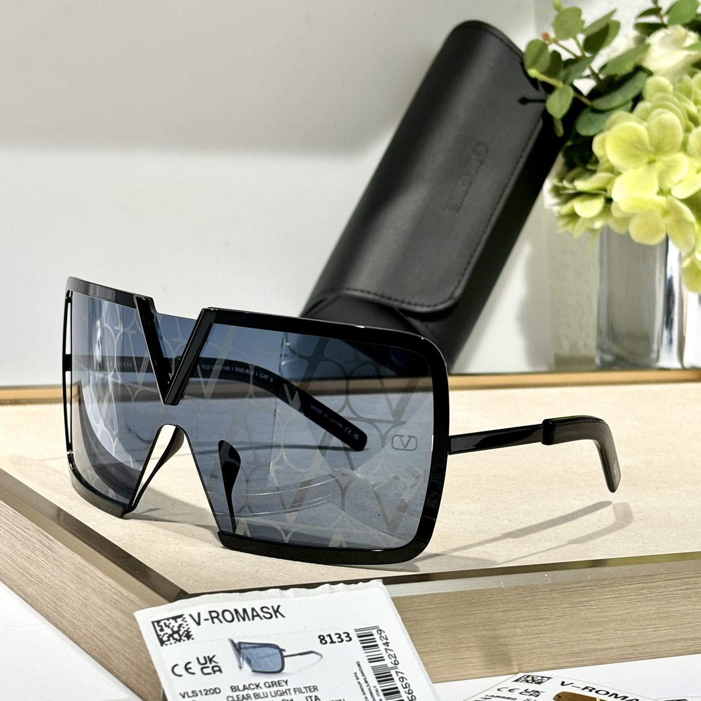 Valent Garavani V-Romask Sunglasses - PerfectKickZ