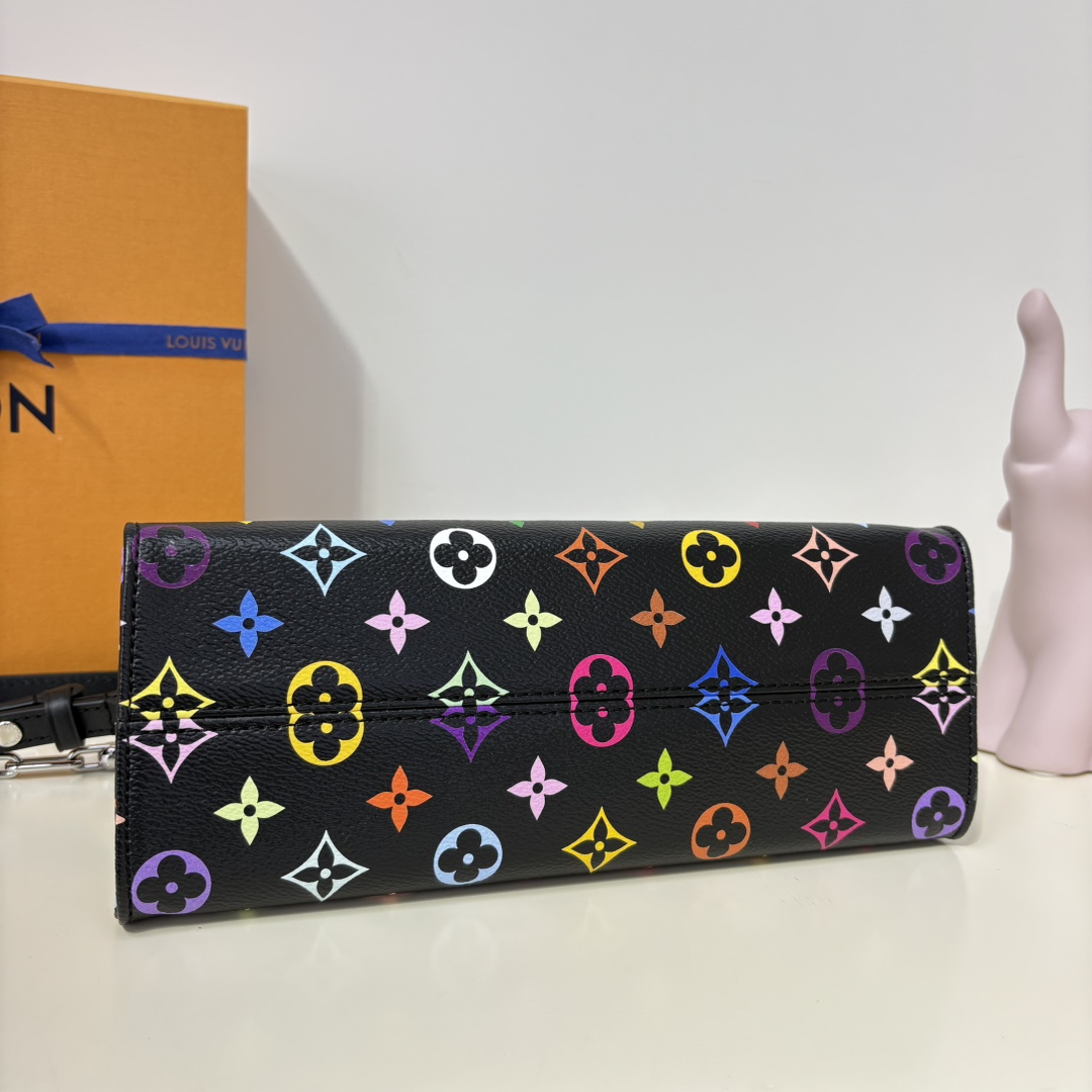 Louis Vuitton LV x TM OnTheGo East West Chain   M13260 - PerfectKickZ
