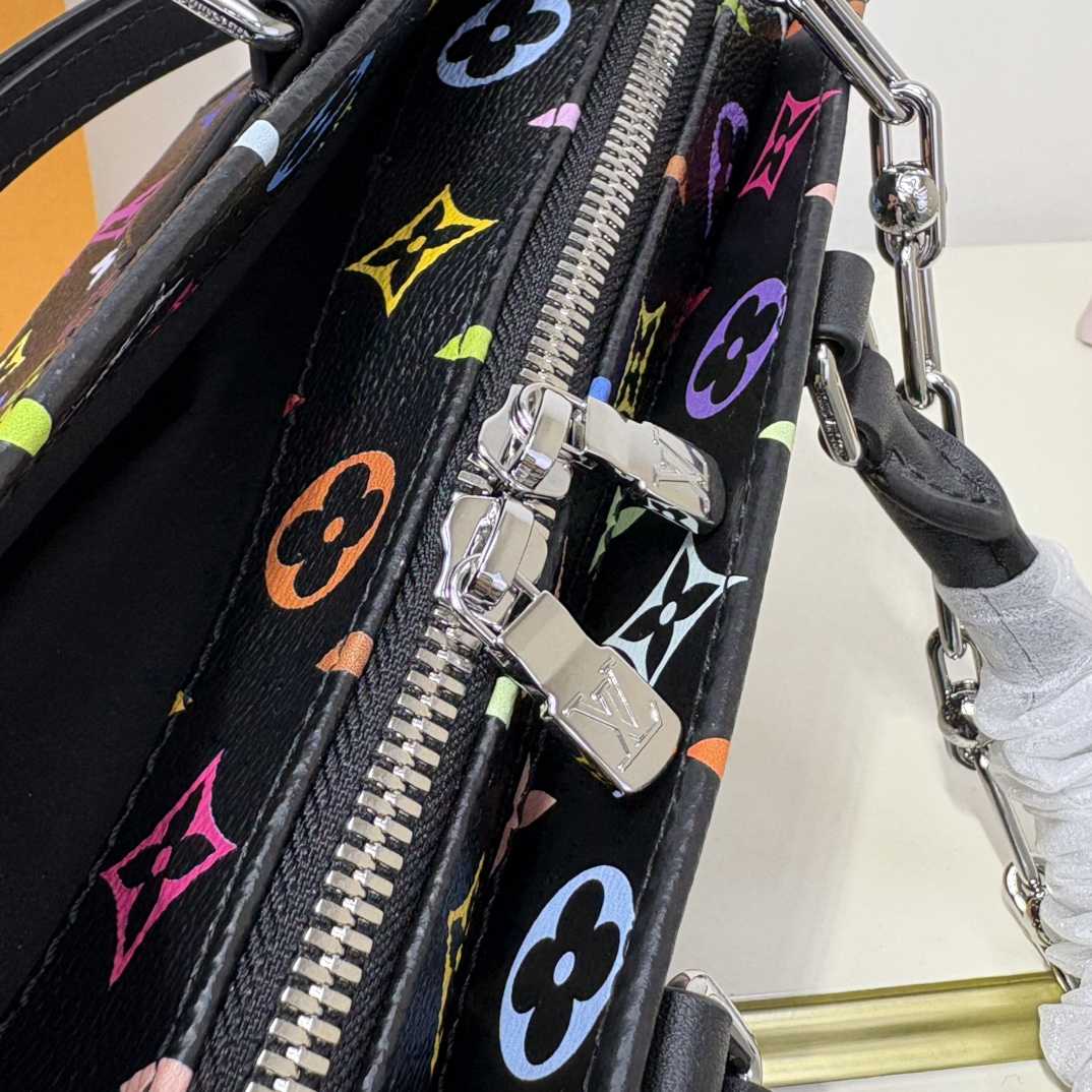 Louis Vuitton LV x TM OnTheGo East West Chain   M13260 - PerfectKickZ