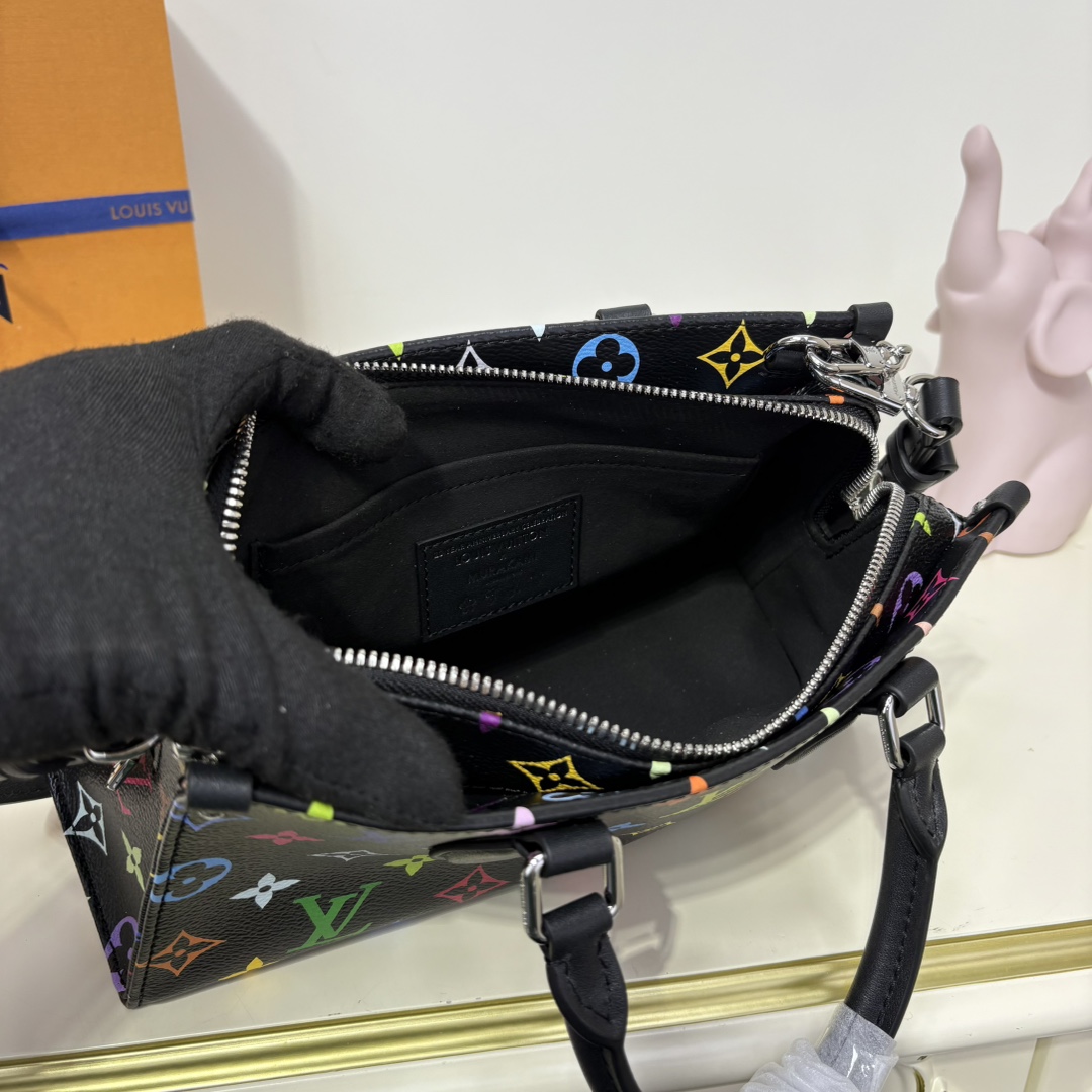 Louis Vuitton LV x TM OnTheGo East West Chain   M13260 - PerfectKickZ