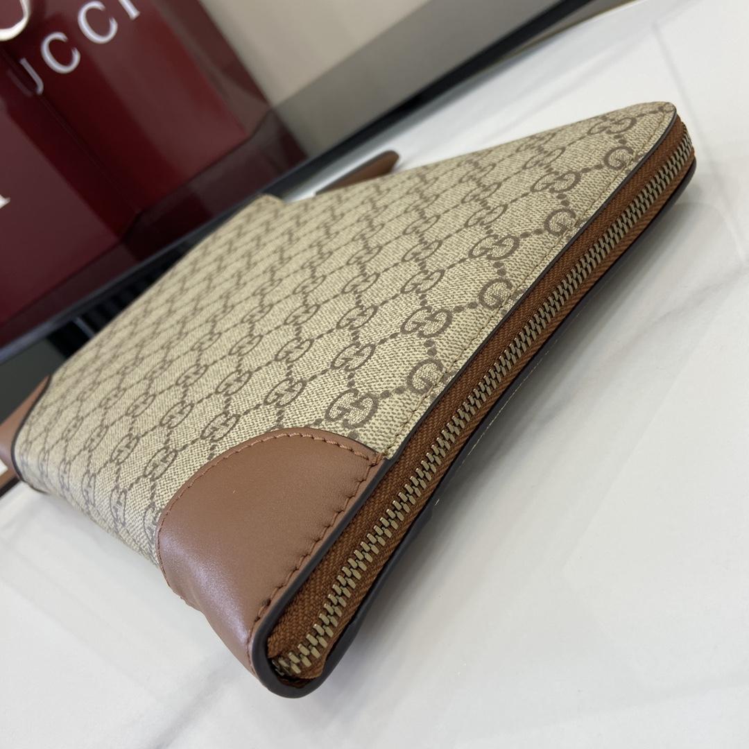 Gucci GG Emblem Small Business Case - PerfectKickZ