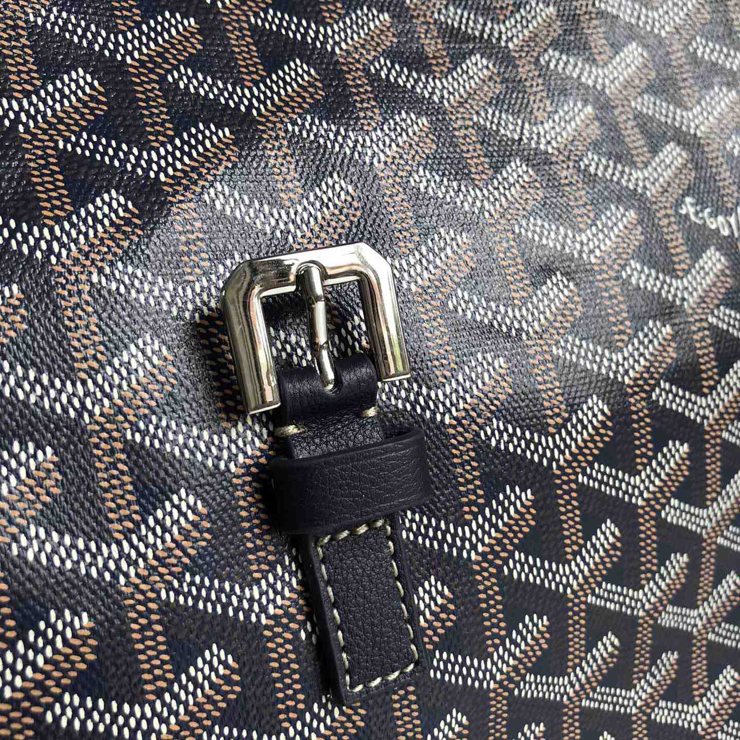 Goyard Capetien MM Messenger Bag   - 