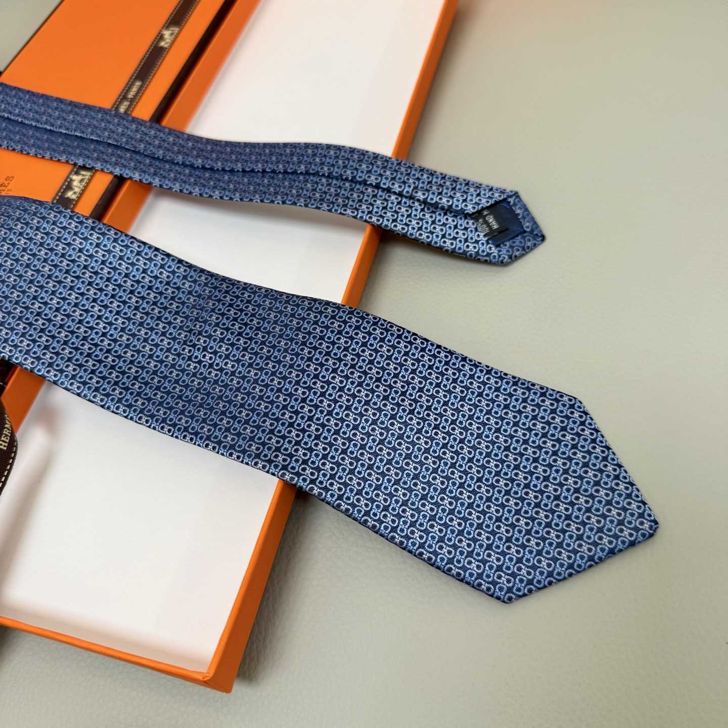 Hermes Maillons Vagues Tie - 