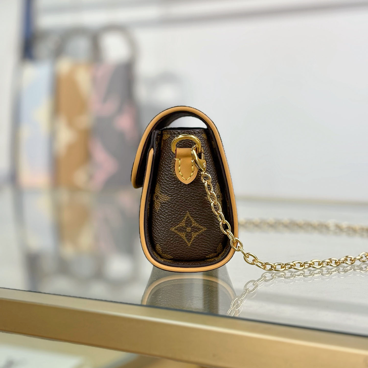  Louis Vuitton Pochette Camille   M13566 - PerfectKickZ