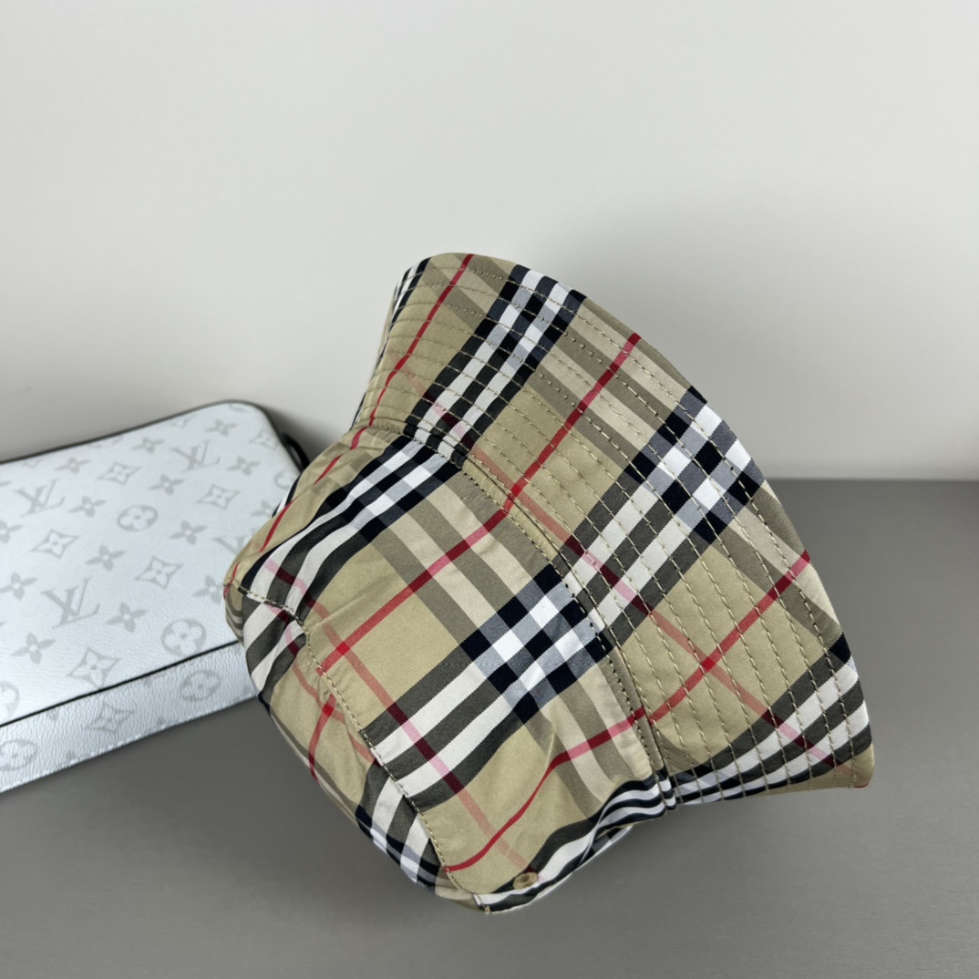 Burberry Check Bucket Hat - 