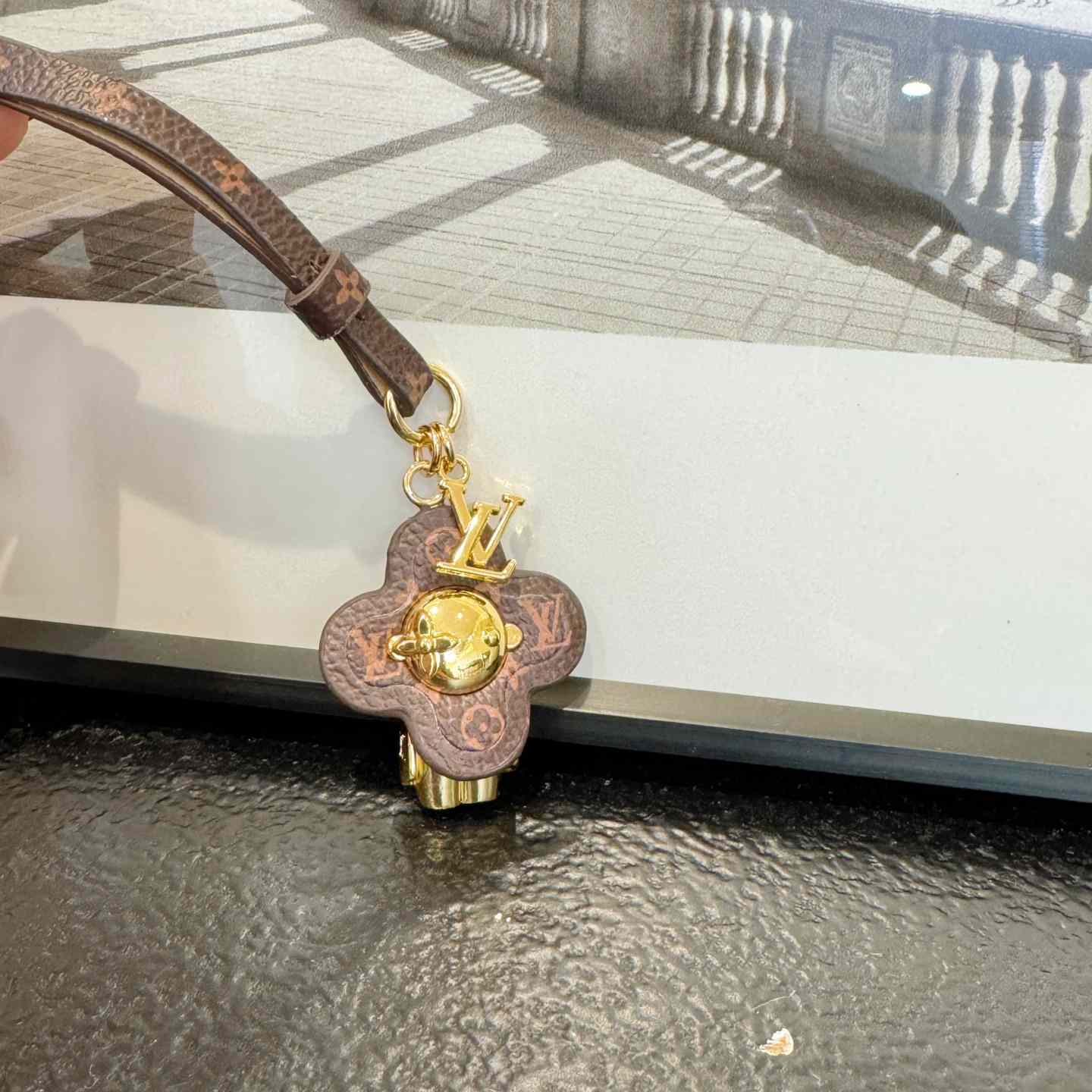 Louis Vuitton Mini Vivienne Bag Charm  M02177 - PerfectKickZ