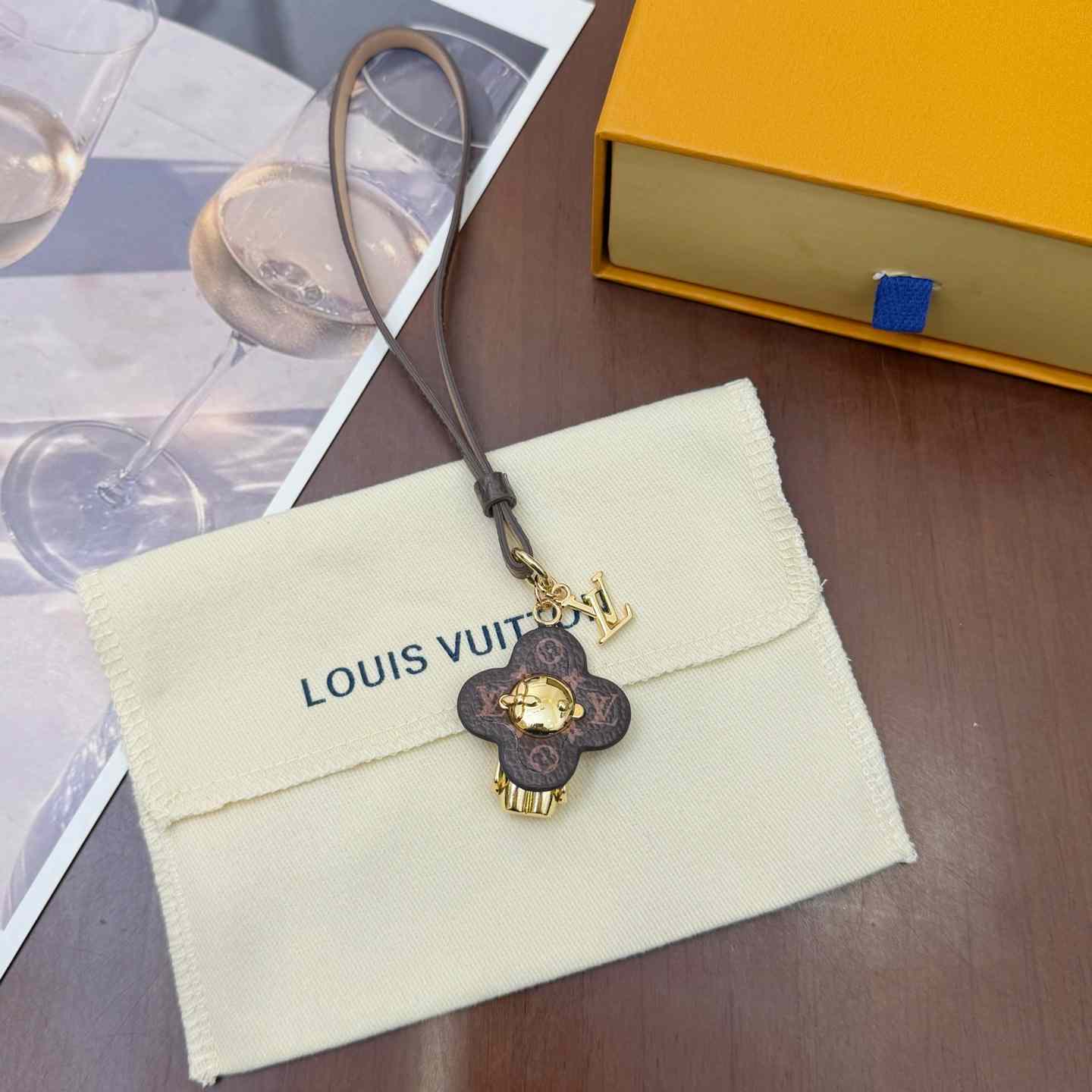 Louis Vuitton Mini Vivienne Bag Charm  M02177 - PerfectKickZ